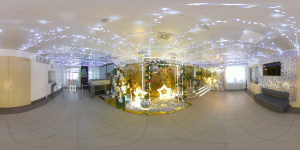 Фойе первого этажа главного корпуса